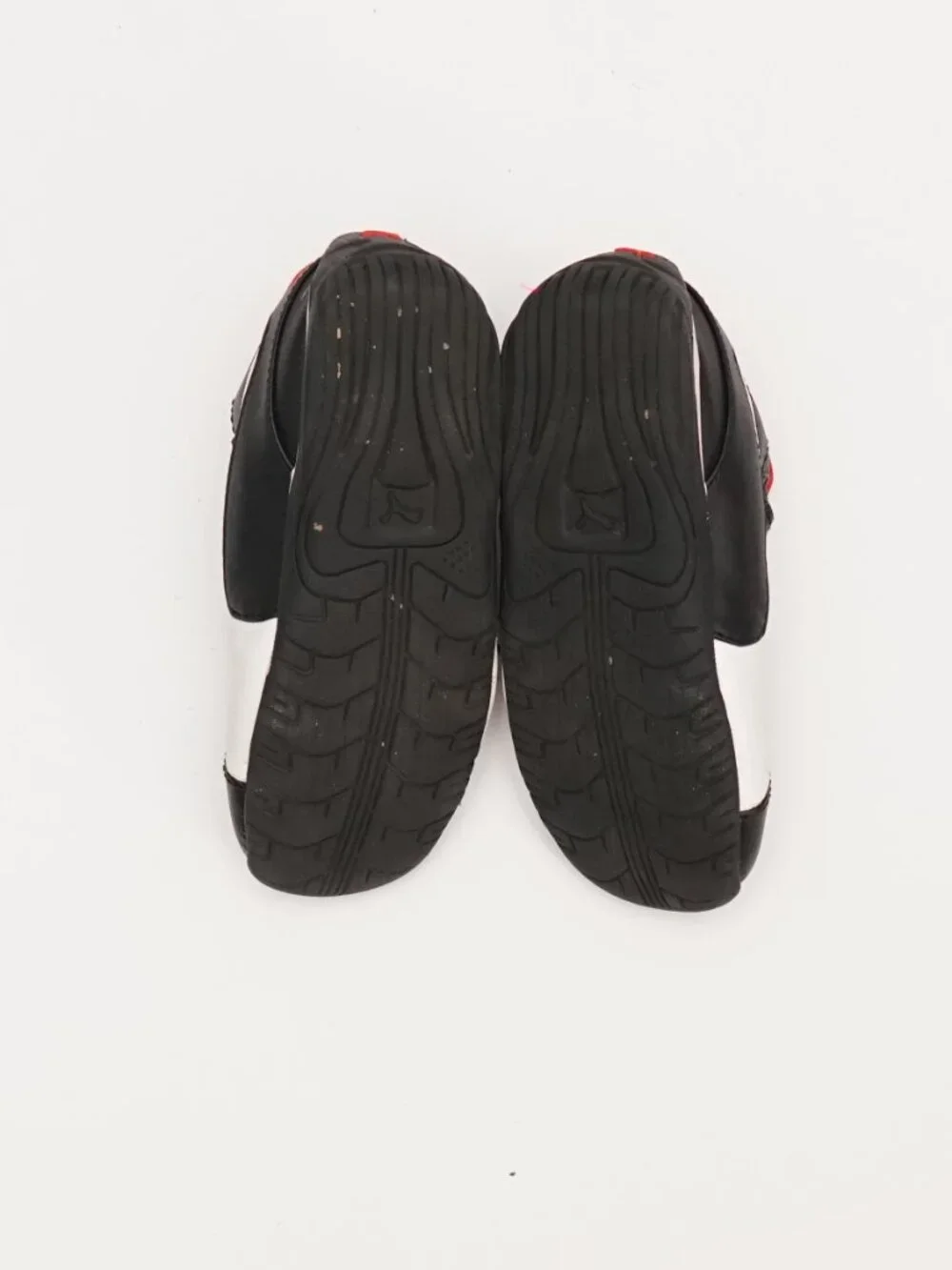 puma baby shoes size 8 for toddlers. Pre owned but in really good conditions